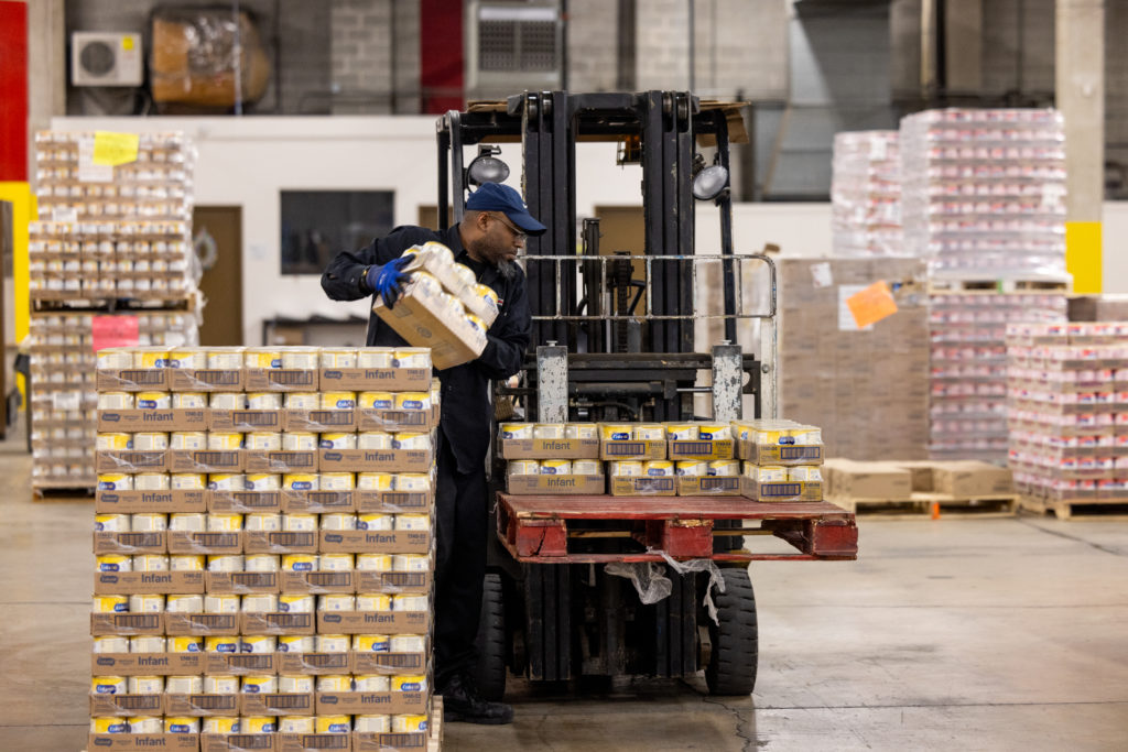 Catholic Charities’ WIC Grocery is the second-largest provider of formula to WIC households in Chicago. It procures and manages inventory for its 14 neighborhood stores and the Mobile Market from its warehouse in Chicago’s Austin neighborhood.